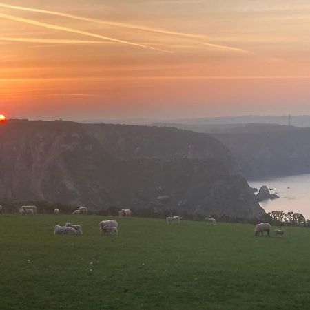 Coast Path Camping Hotell Haverfordwest Exteriör bild